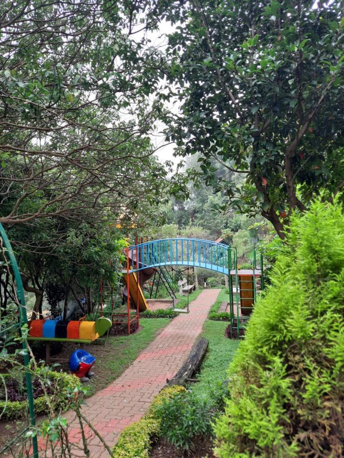 Pine Borough Inn Kodaikanal Buitenkant foto