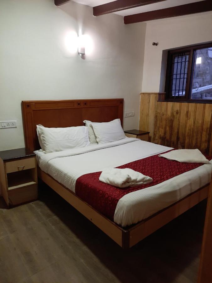 Pine Borough Inn Kodaikanal Buitenkant foto