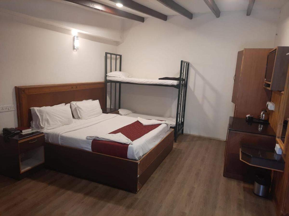 Pine Borough Inn Kodaikanal Buitenkant foto