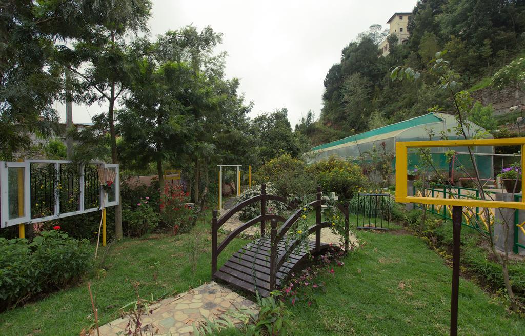 Pine Borough Inn Kodaikanal Buitenkant foto
