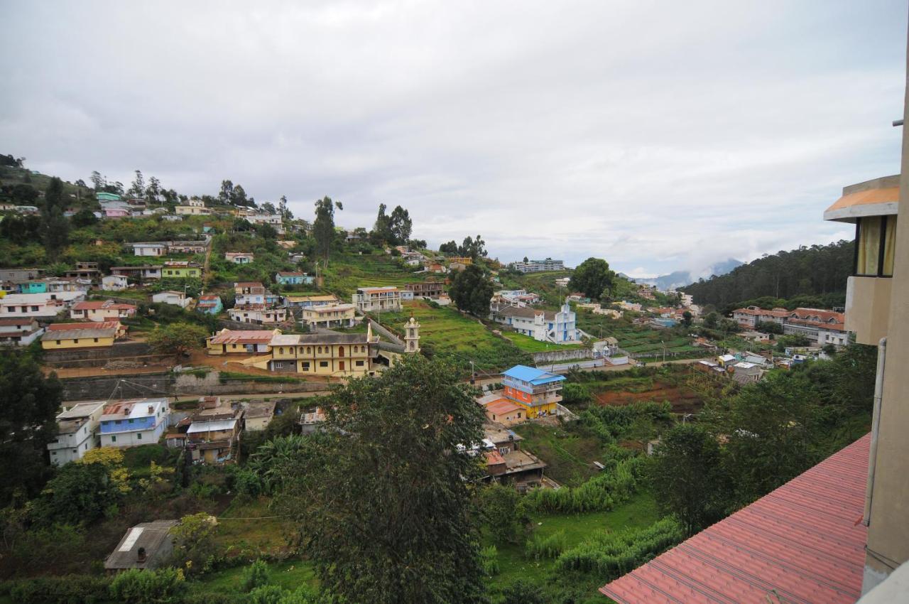 Pine Borough Inn Kodaikanal Buitenkant foto